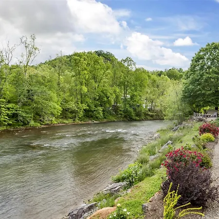 Best Western Plus River Escape Sylva / Dillsboro